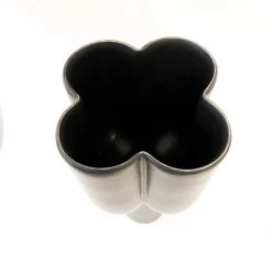 Super Simple CERAMICS QUATREFOIL VASE - TALL BLACK
