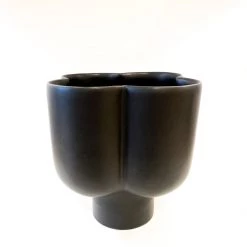 Super Simple QUATREFOIL VASE - WIDE BLACK