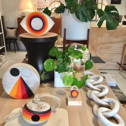 Super Simple RAINBOW EYE ART