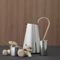 Super Simple TABLETOP FREJA JUG