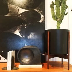 Super Simple BLACK PLANTERS WITH DARK TEAK BASE