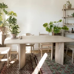 Super Simple CREST DINING TABLE