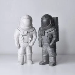 Super Simple ASTRONAUT PUZZLE DECOR