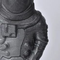 Super Simple ASTRONAUT PUZZLE DECOR