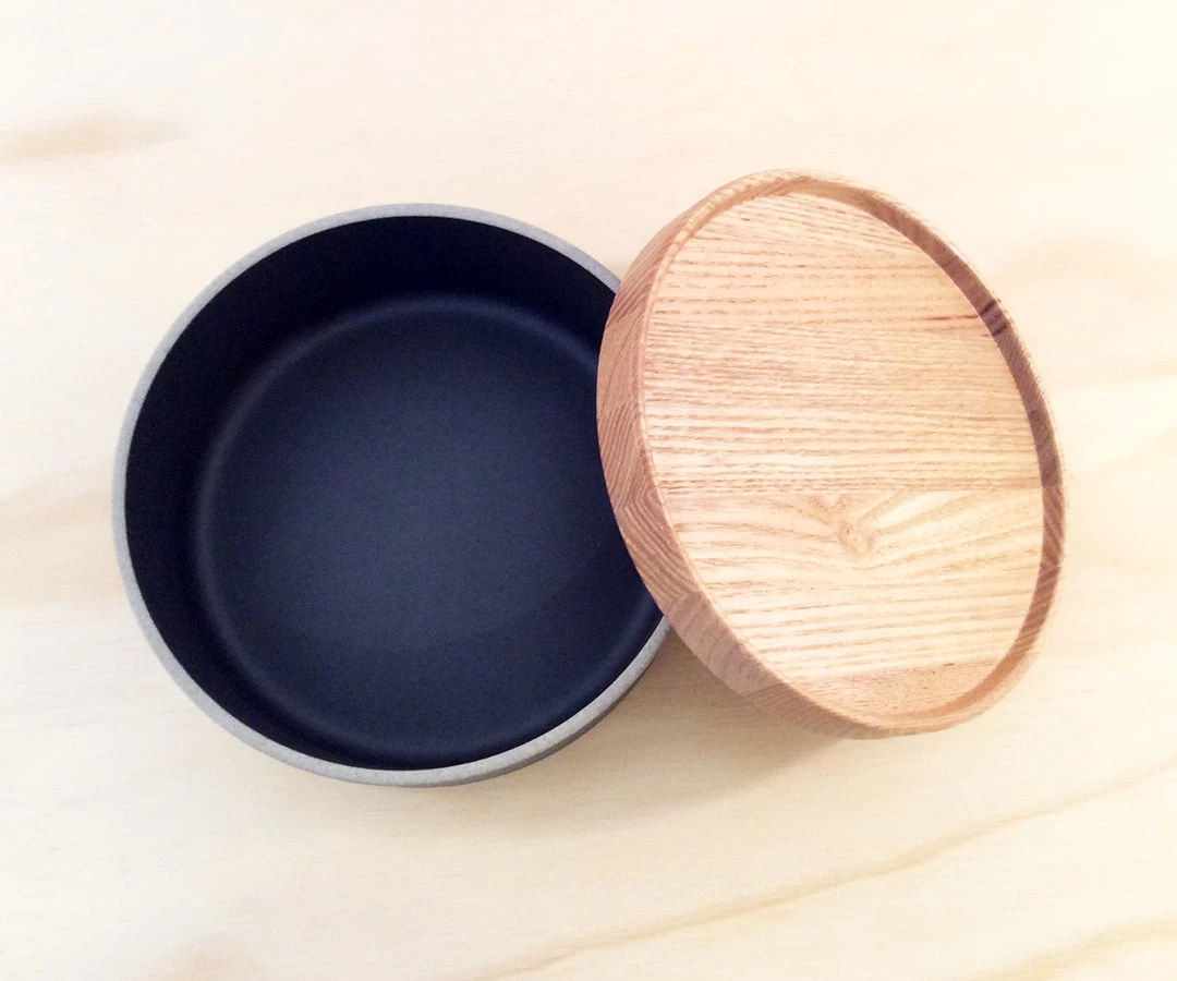 Super Simple HASAMI PORCELAIN SMALL BOWL + LID - BLACK 2 Super Simple HASAMI PORCELAIN SMALL BOWL + LID - BLACK
