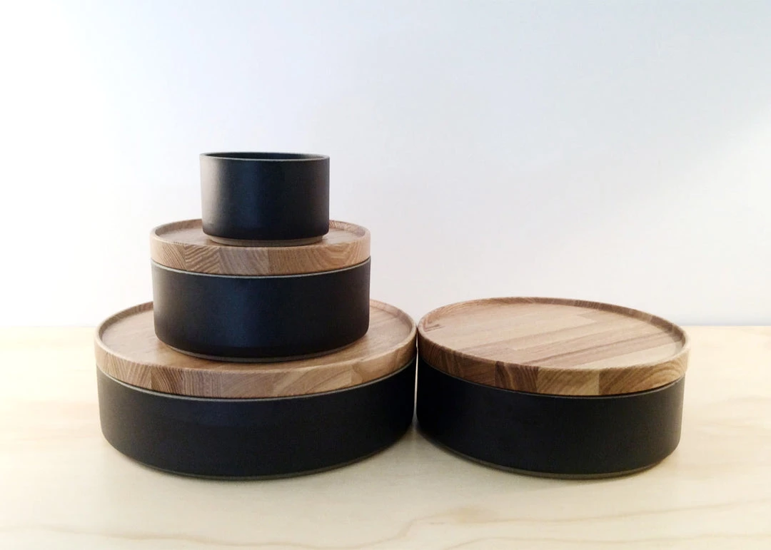 Super Simple HASAMI PORCELAIN SMALL BOWL + LID - BLACK 3 Super Simple HASAMI PORCELAIN SMALL BOWL + LID - BLACK