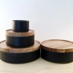 Super Simple HASAMI PORCELAIN MEDIUM BOWL + LID - BLACK TABLETOP