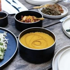 Super Simple HASAMI PORCELAIN MEDIUM BOWL + LID - BLACK TABLETOP