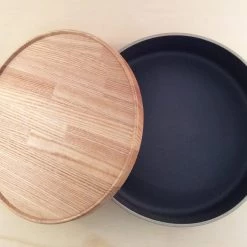 Super Simple TABLETOP HASAMI PORCELAIN LARGE BOWL + LID - BLACK