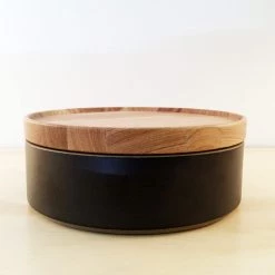 Super Simple HASAMI PORCELAIN MEDIUM BOWL + LID - BLACK TABLETOP