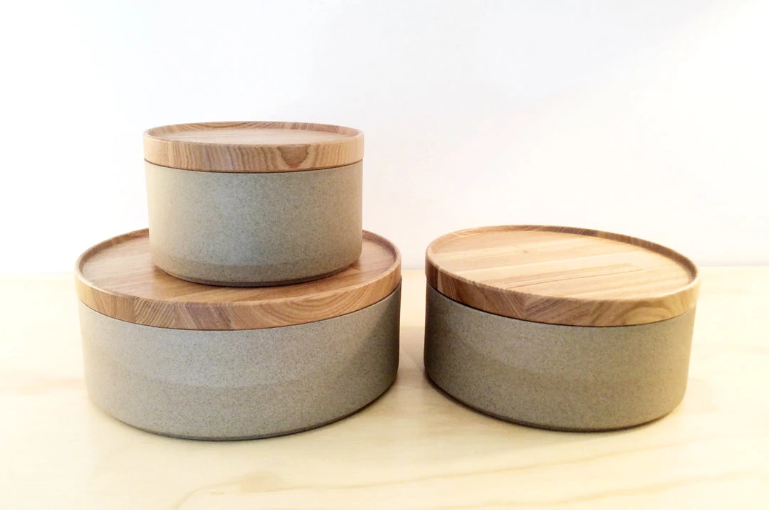 Super Simple TABLETOP HASAMI PORCELAIN MEDIUM BOWL + LID - SAND 3 Super Simple TABLETOP HASAMI PORCELAIN MEDIUM BOWL + LID - SAND