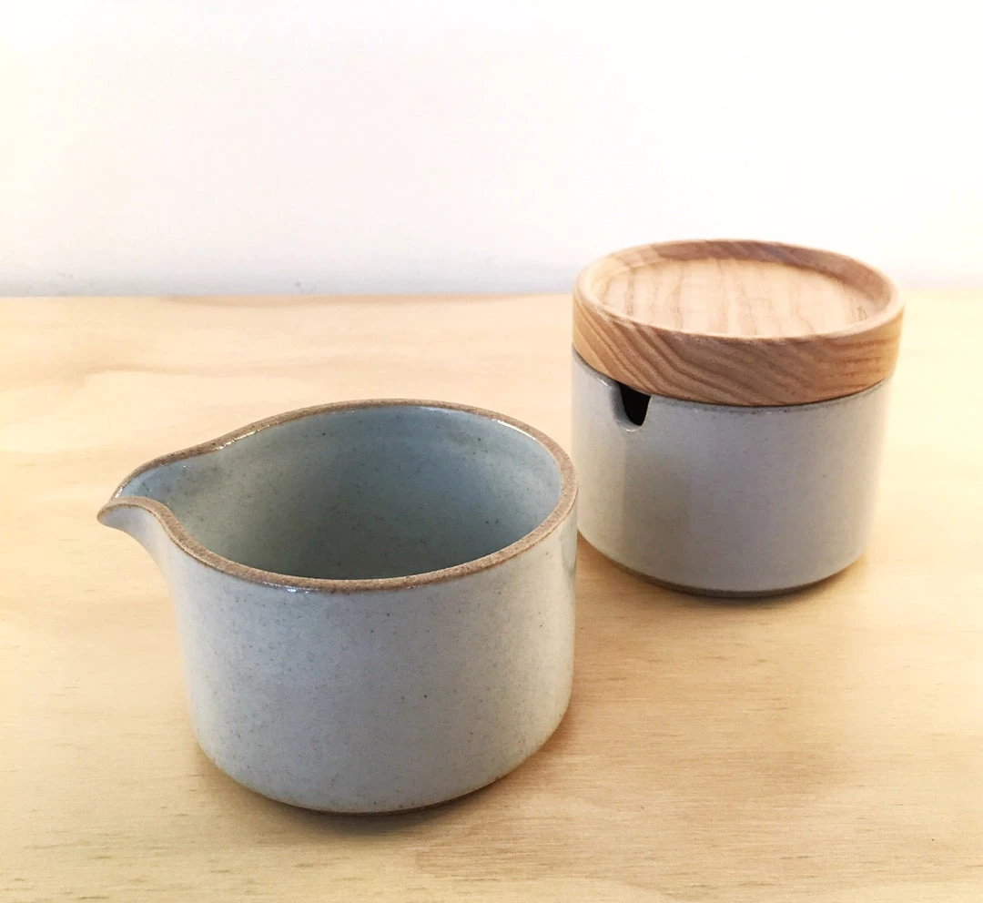 Super Simple HASAMI PORCELAIN SUGAR & CREAMER SET 1 Super Simple HASAMI PORCELAIN SUGAR & CREAMER SET