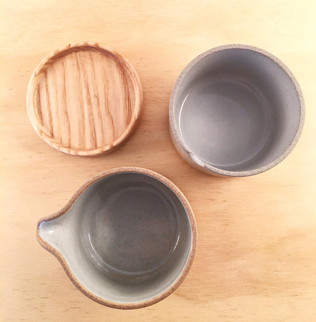 Super Simple HASAMI PORCELAIN SUGAR & CREAMER SET 2 Super Simple HASAMI PORCELAIN SUGAR & CREAMER SET