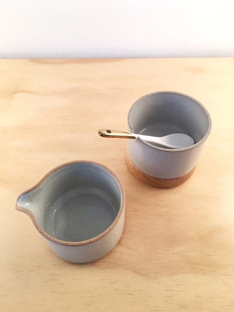 Super Simple HASAMI PORCELAIN SUGAR & CREAMER SET 4 Super Simple HASAMI PORCELAIN SUGAR & CREAMER SET