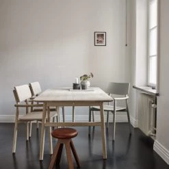 Super Simple FURNITURE HVEN DINING TABLE