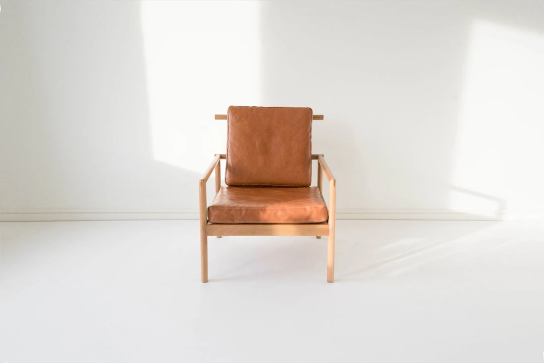 Super Simple OAK & LEATHER LOUNGE CHAIR - CARAMEL FURNITURE 2 Super Simple OAK & LEATHER LOUNGE CHAIR - CARAMEL FURNITURE